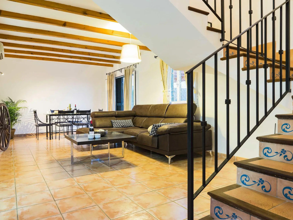 Detached House With Private Pool Near the Beach