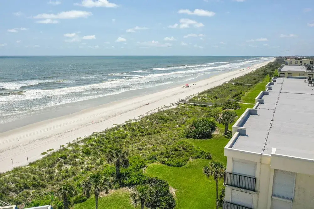 Newly Decorated Ground-floor Suite Steps From Beach and Pool W/views, Wifi