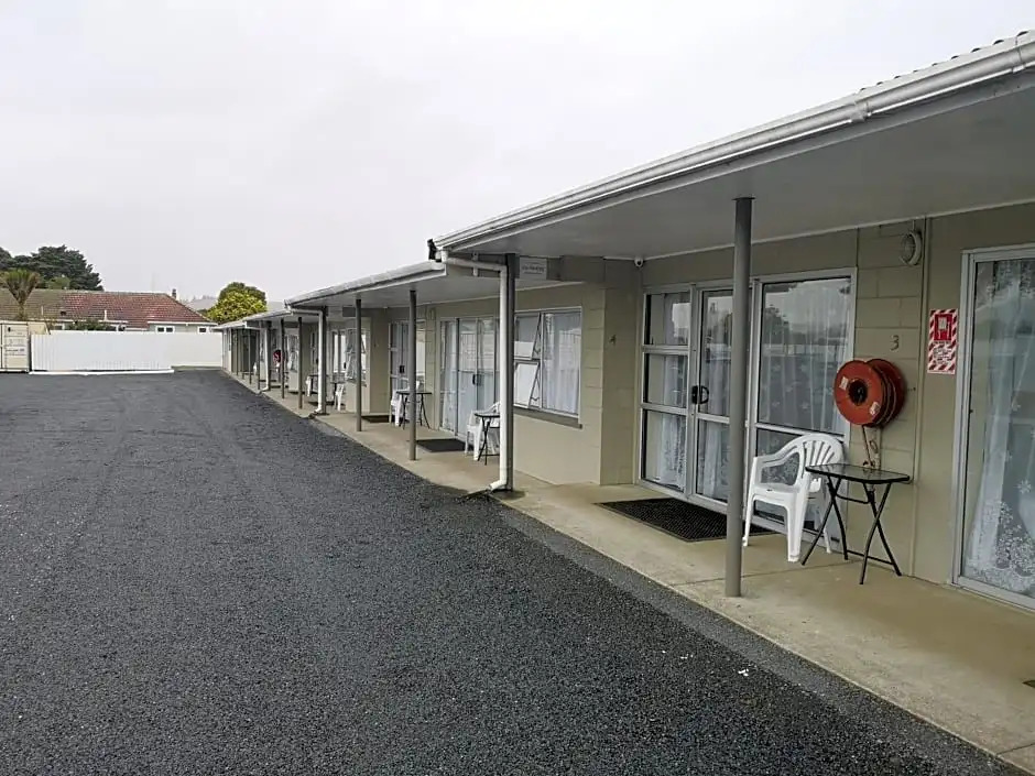Twin Coast Adventures Motel & Cycle Hire