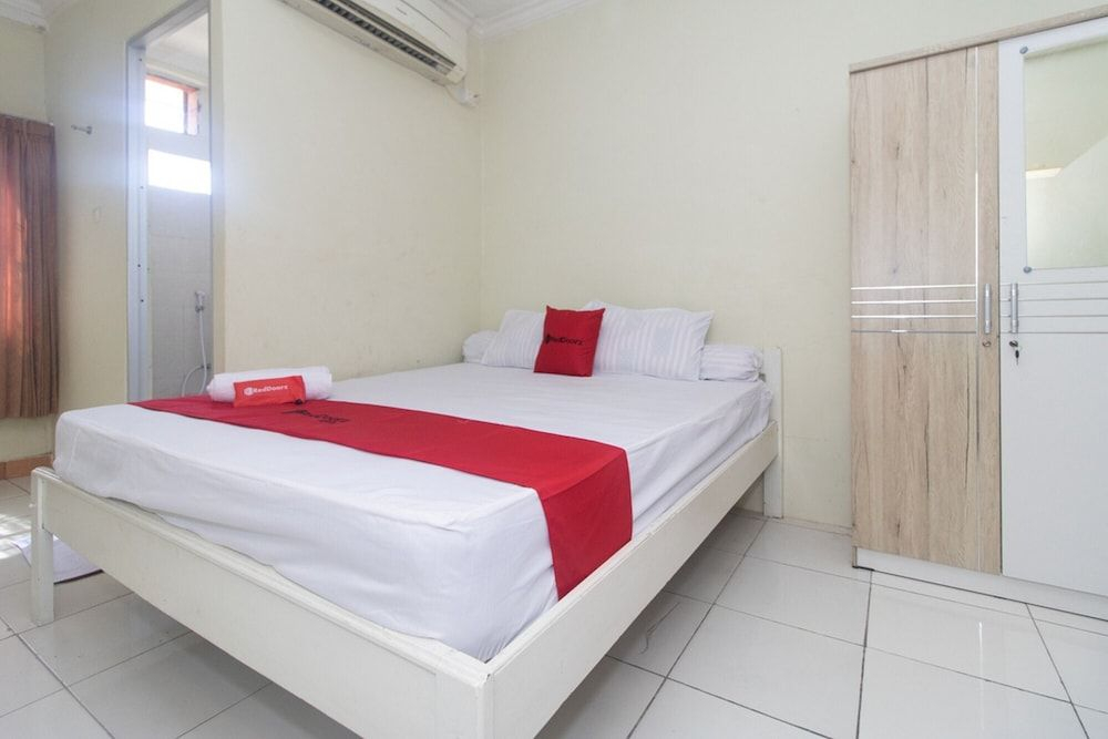 RedDoorz @ Frans Seda Kupang