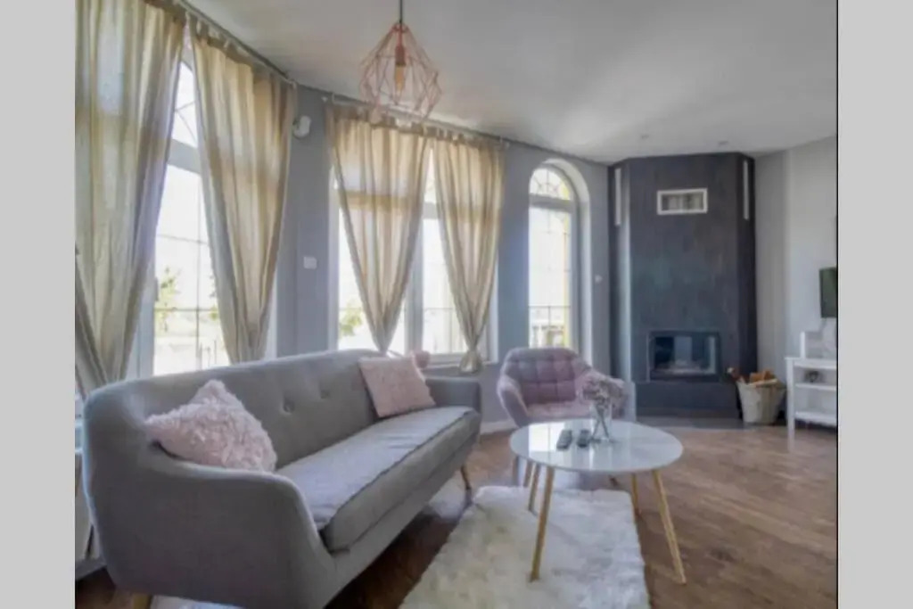 Luxury Riverside Villa with Private Pool, Sauna and BBQ, 12 Guests