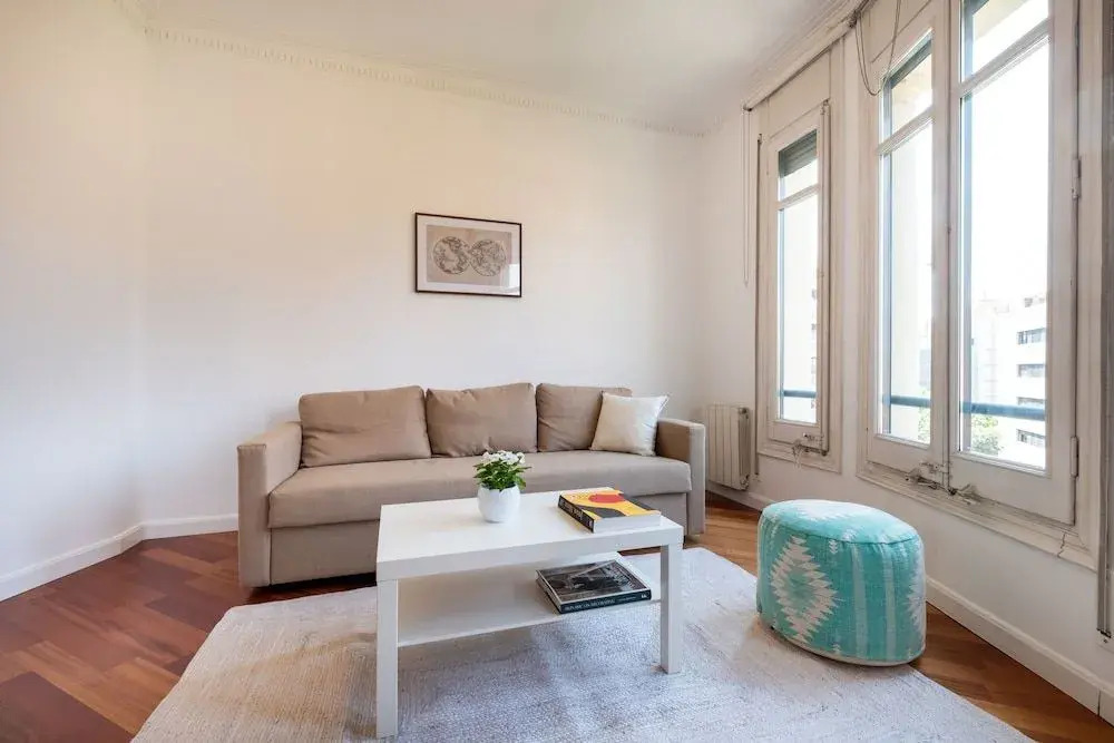 Stunning 4BR Apart in Sagrada Familia
