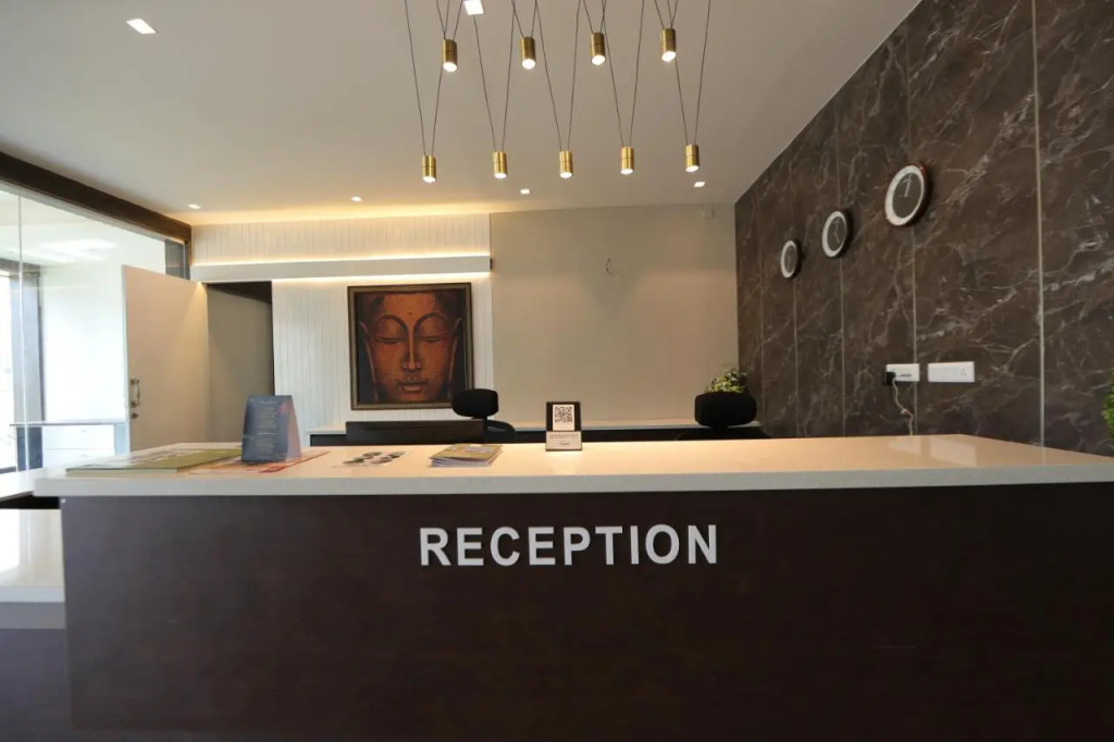 VRR Astoria Hotel & Convention Center