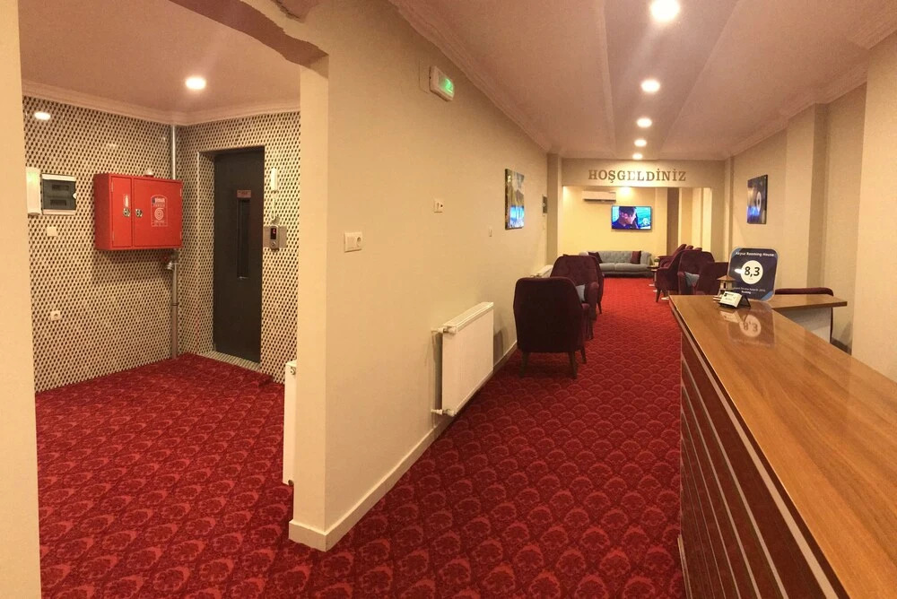 Akyuz Rooming House