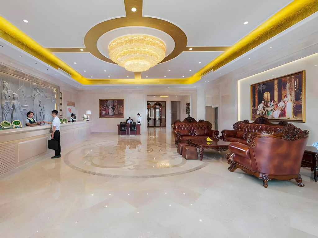 Vienna International Hotel ( Shunde Jun'anBiguiyuan Golf Club）