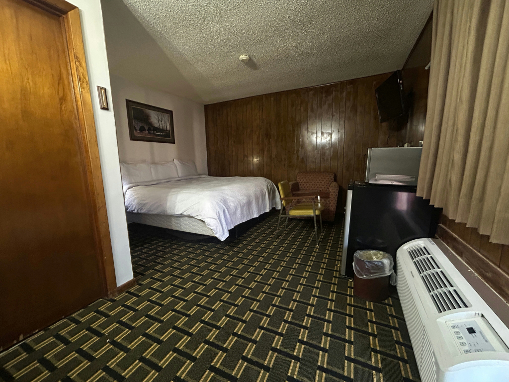 Big 12 Motel Broken Bow NE