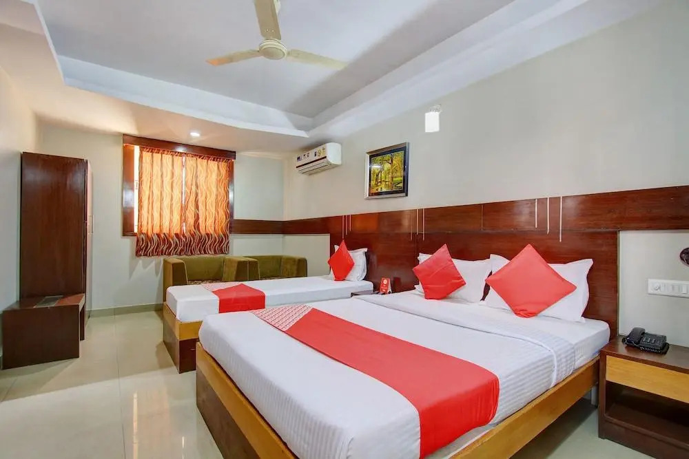 OYO 958 Hotel Greenwood Inn