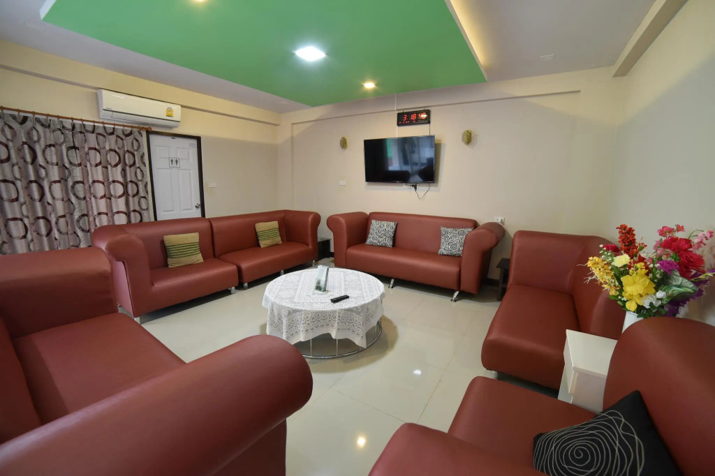 Gold Airport Suites