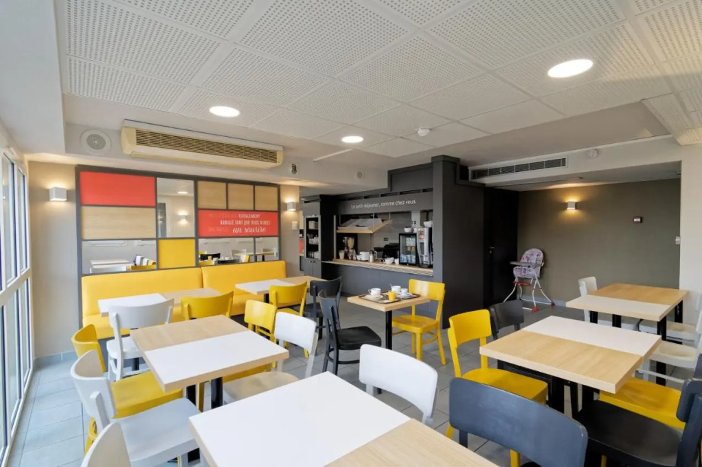 B&B HOTEL CHATEAUROUX Aéroport
