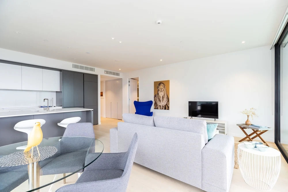 Stunning Luxury Condo at the Waterfront