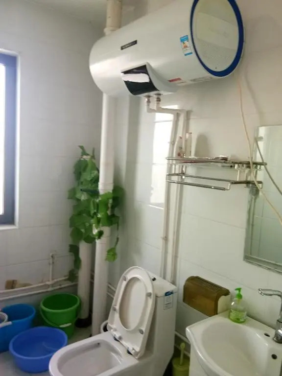 Wuwei Qiyou Space Capsule Hostel