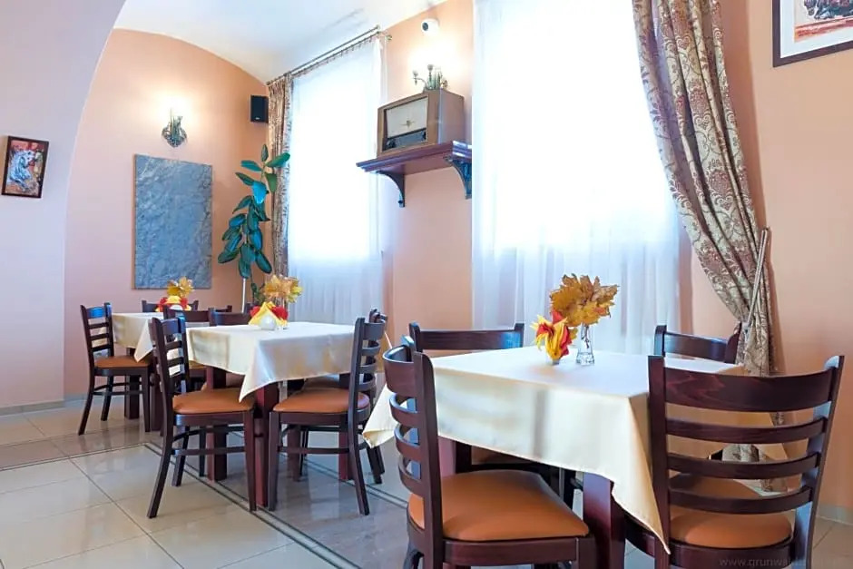 HOTEL I RESTAURACJA BROCHÓW