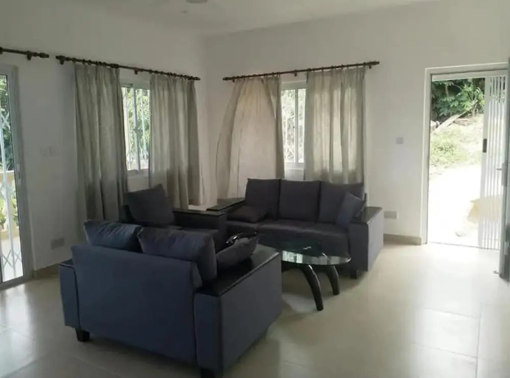 Impeccable 3-bed Villa in Anse Boileau!