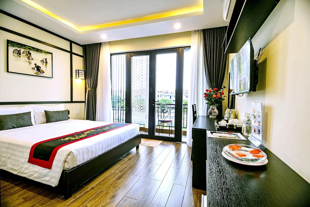 Hoi An Riverland Villa - Hoi An Center