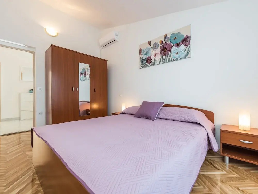 Apartment in Vrsi Near the Sea