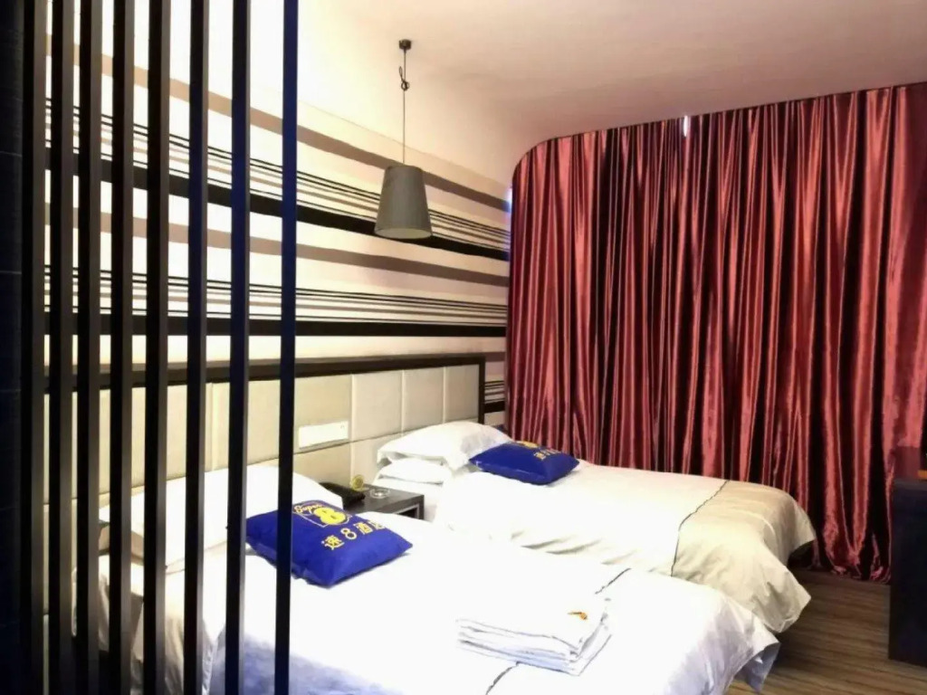 Super 8 Hotel Urumqi Li Yu Shan Lu