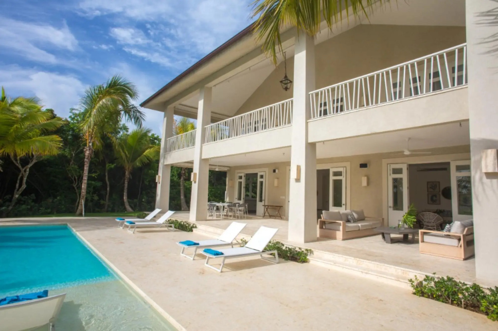 Amazing Golf Villa at Luxury Resort in Punta Cana Includes Staff Golf Carts and Bikes
