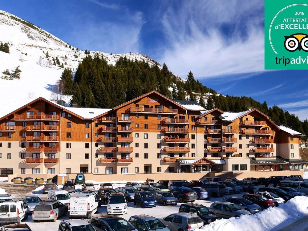 Chalet in Auris-en-oisans With Balcony Views