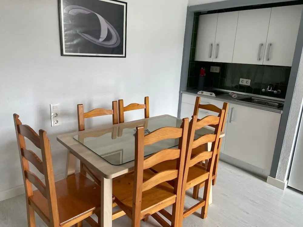 Apartamento De 1 Dormitorio, Edificio Penibtico