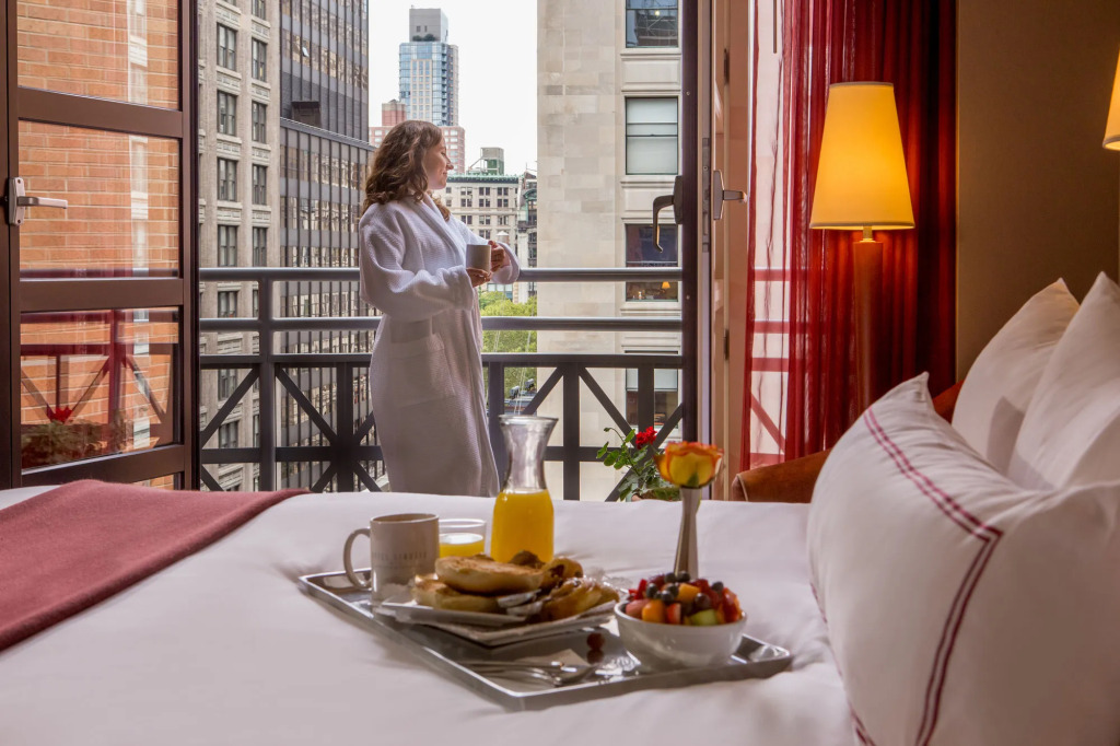 Hotel Giraffe by Library Hotel Collection