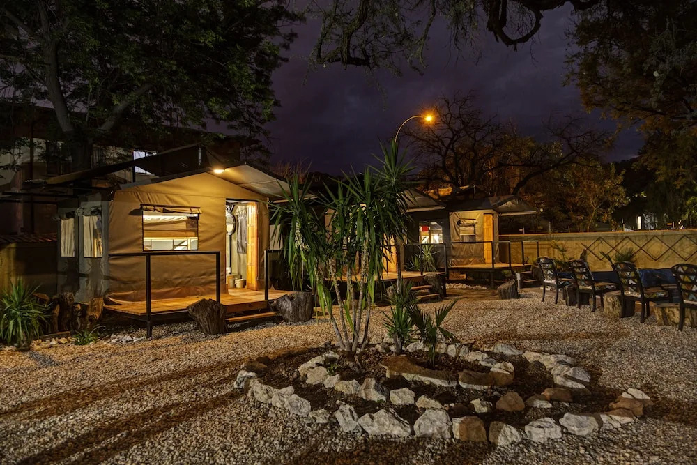 Naankuse Travellers Inn - Hostel