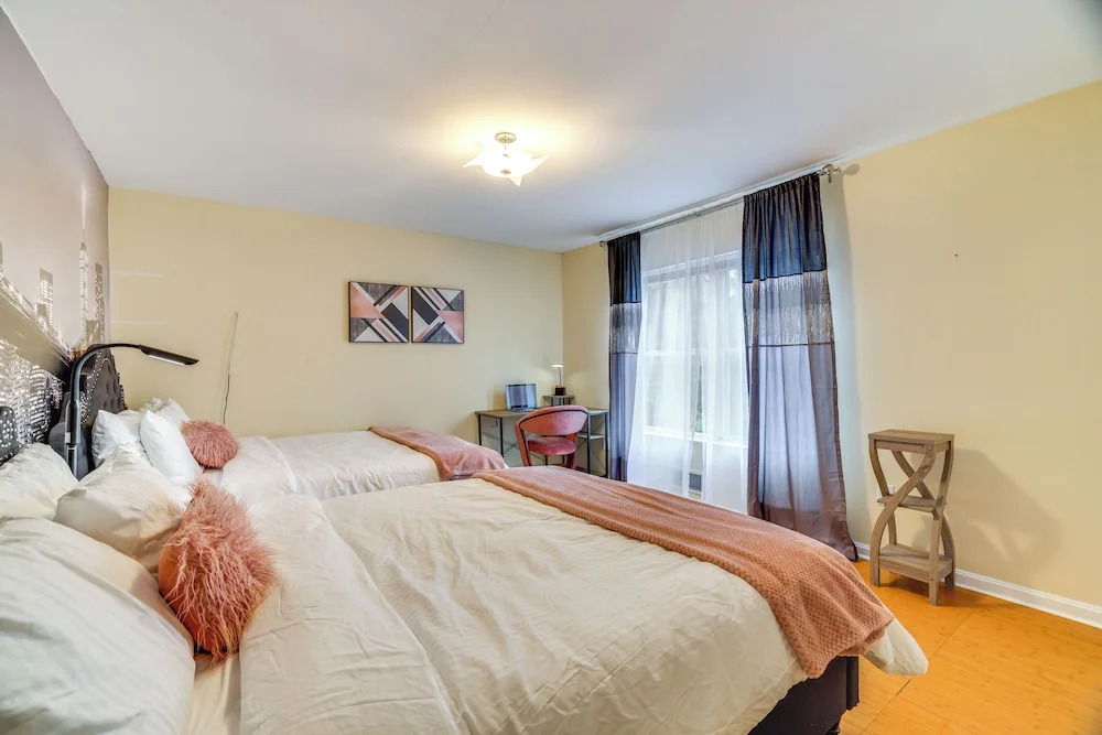 Pet-friendly Tobyhanna Escape Near Hiking & Skiing