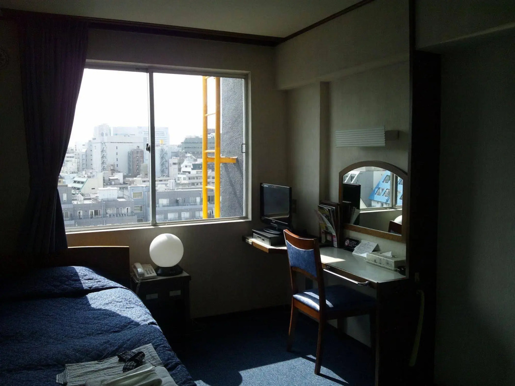 Отель Tokyo Business