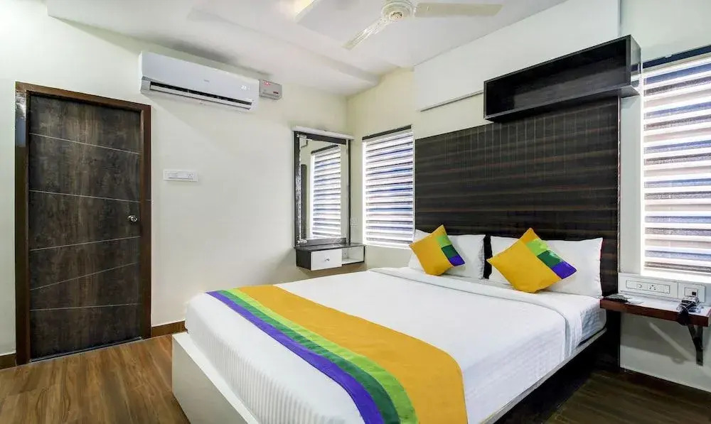 OYO 16879 Hotel Woodland