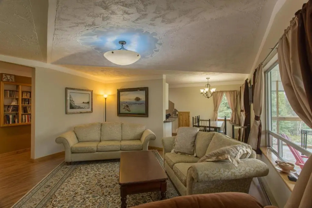 Higgins Inn