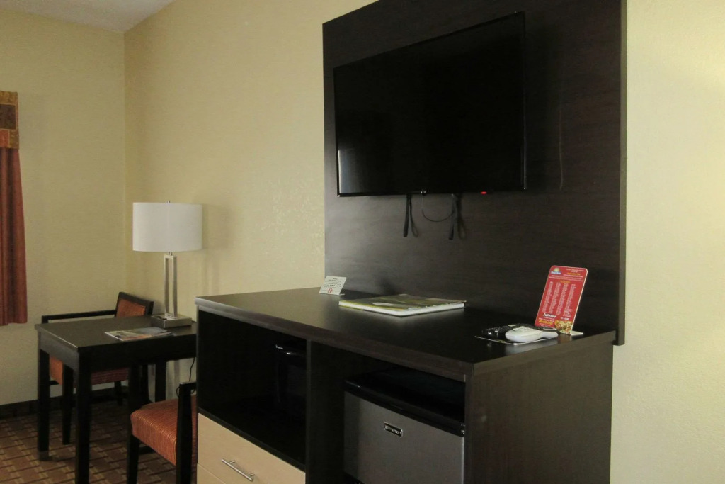 Quality Inn & Suites Benton Harbor - St Joseph