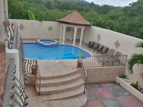 Pinnacle View Estate Tiana Villa