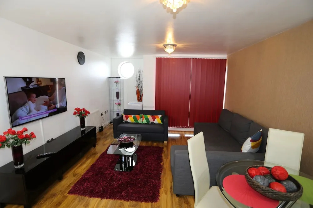 2 Beds Riverview HillHouse Apartment