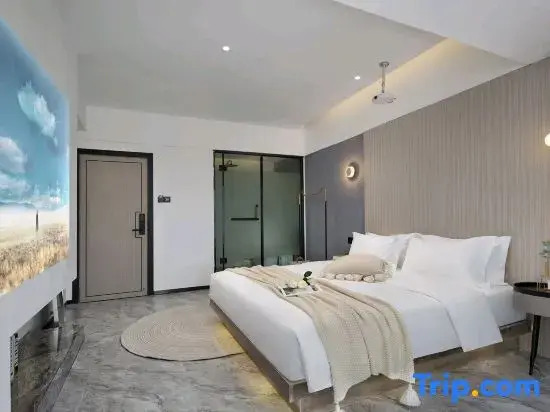 Moye Light Luxury Hotel (Wuyi Square IFS International Financial Center)