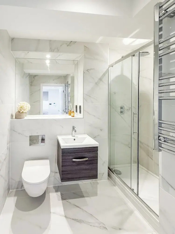 1 Bed Flat - Sleeps 2 - Parking - Wifi