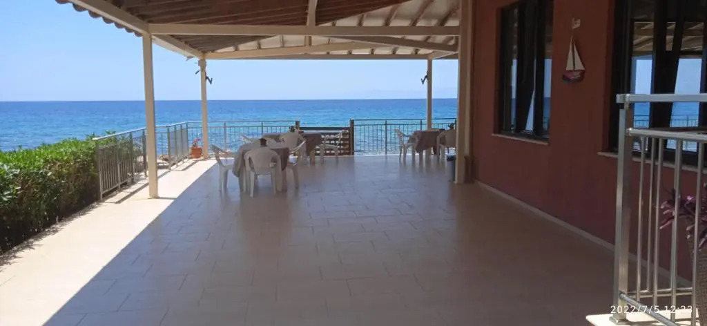 lemonishouse by the sea 2