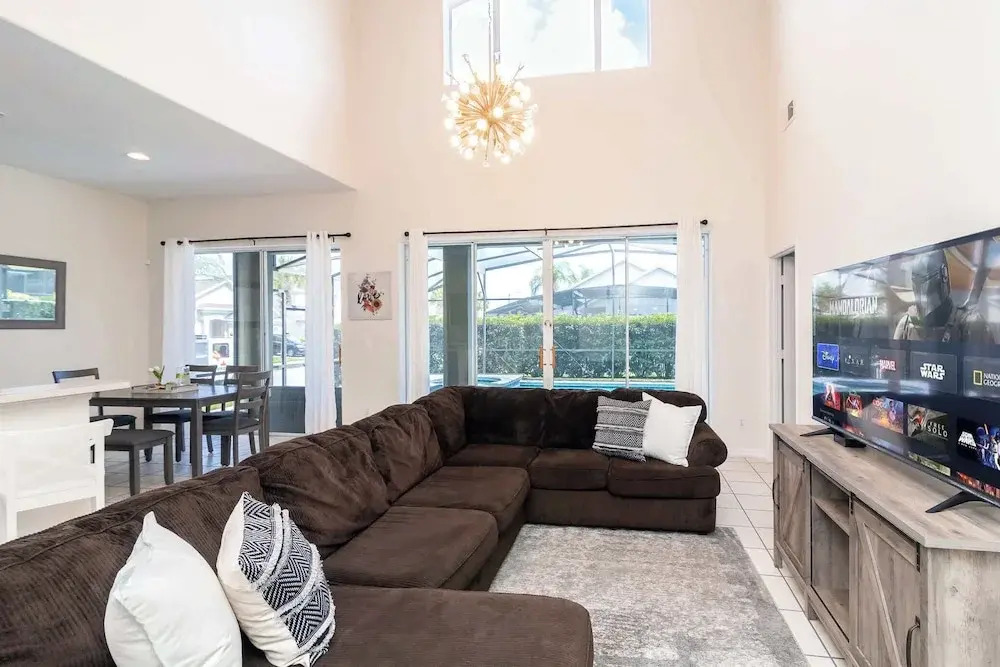 New Ownership 7BR Close to Disney