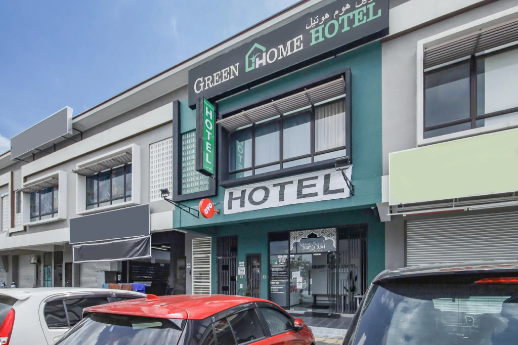 OYO 90399 Green Home Hotel (syariah)