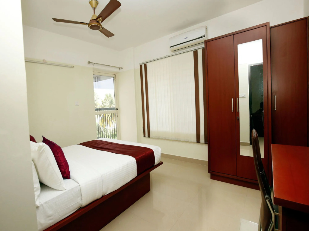 OYO Flagship 10051 Hotel Tyche Stays