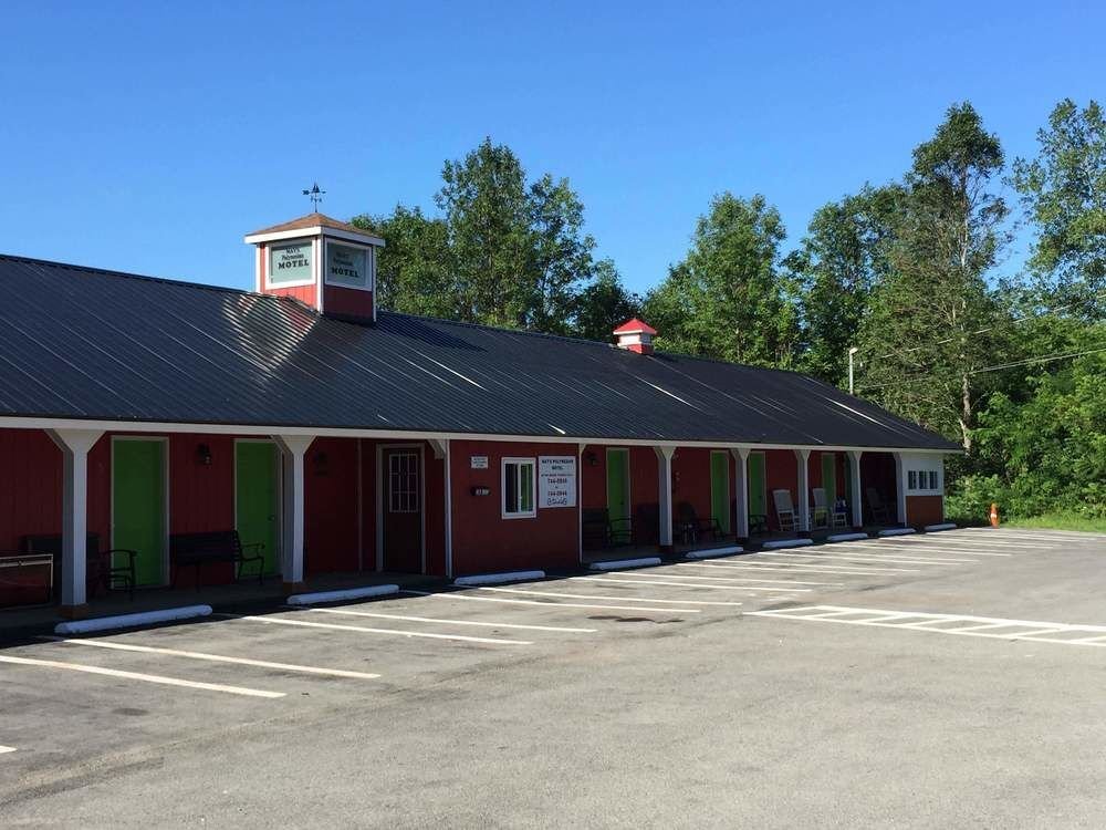 May's Polynesian Motel