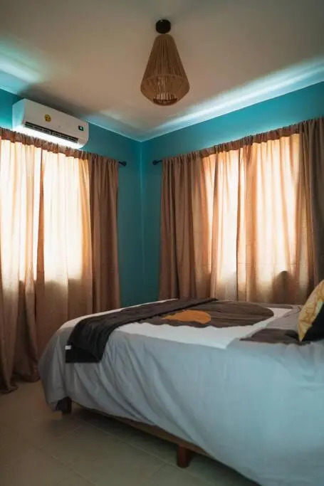 Lovely 2-bedroom apartment in Downtown, Otrobanda
