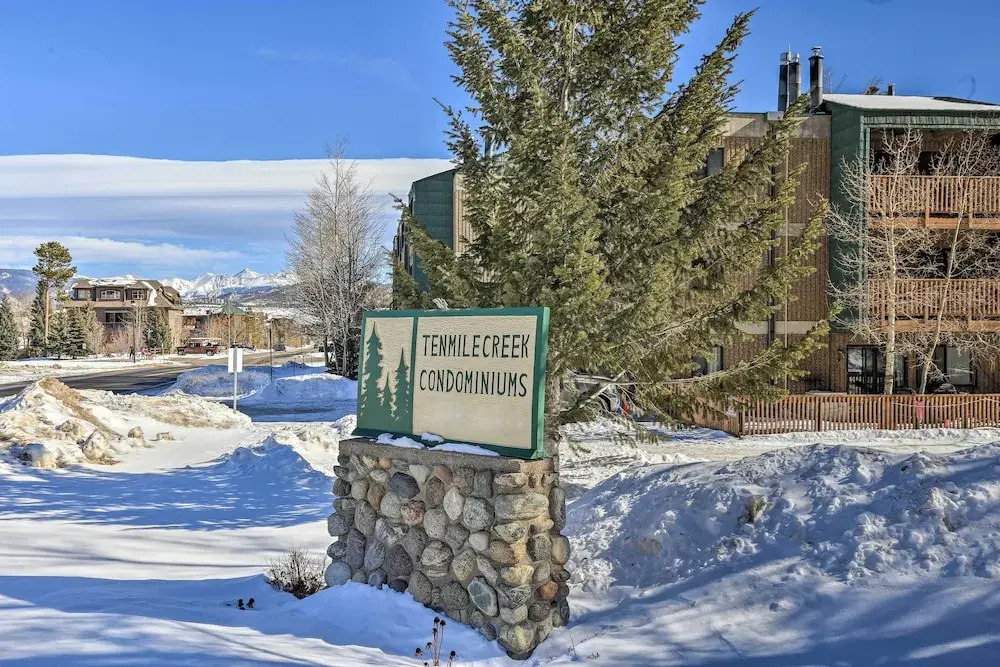 Modern Condo: 2 Blocks to Main Street Frisco!
