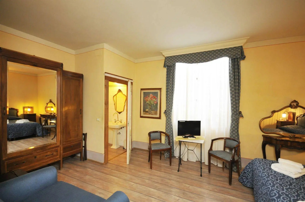 Hotel Azzi