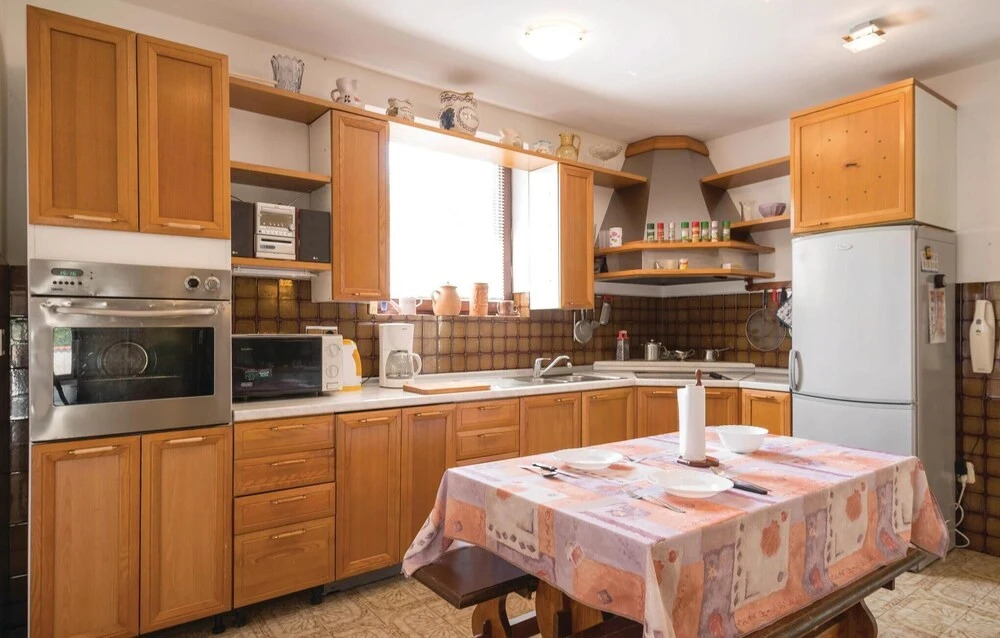 Beautiful Apartment in Banjole With 2 Bedrooms, Wifi and Outdoor Swimming Pool