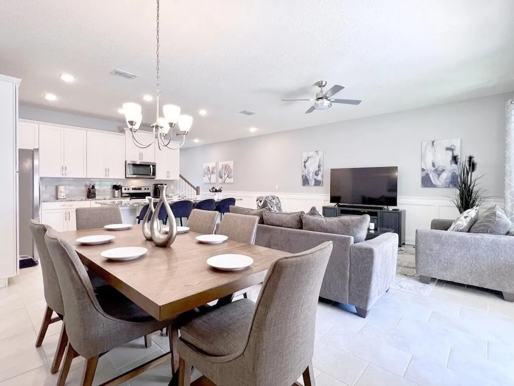 Beautiful Town Home With Splash Pool-1648tpc 5 Bedroom Home by RedAwning