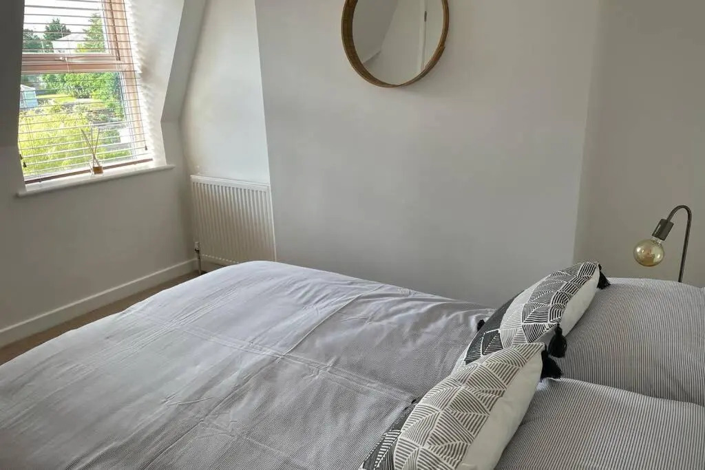 Apartment with stunning views of Menai Strait.