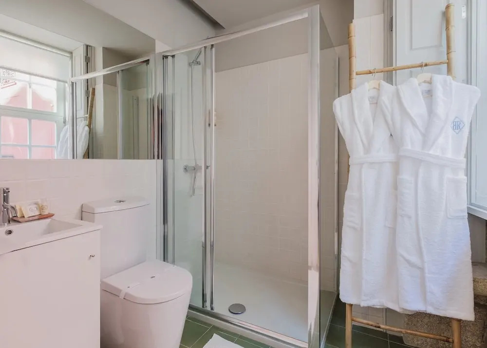 Boutique Rentals Flores Exclusive Charm