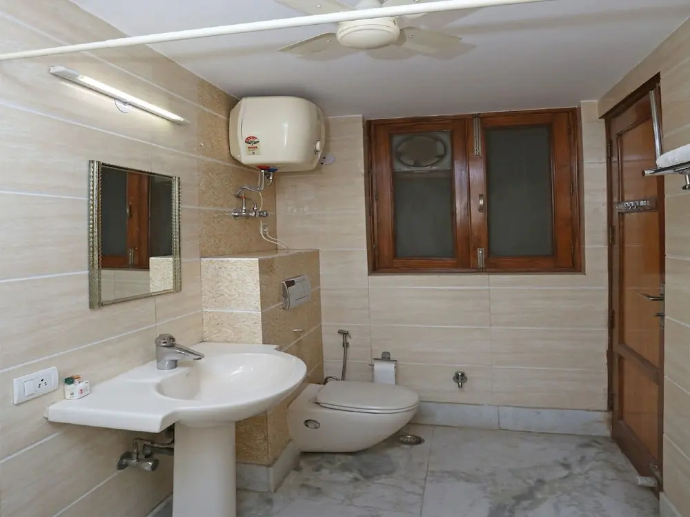 OYO 14445 Cyber Inn