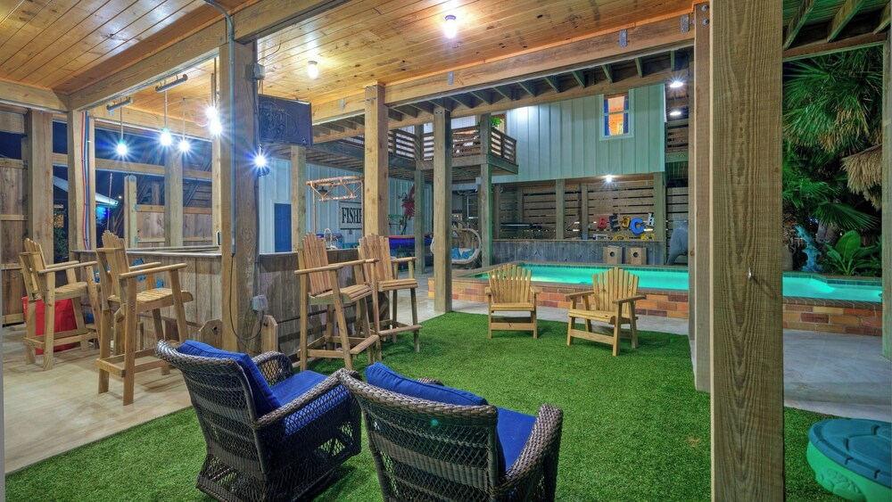 Fish Camp Buyout by Avantstay Unique 6bdr Escape, Private Pool + Views!