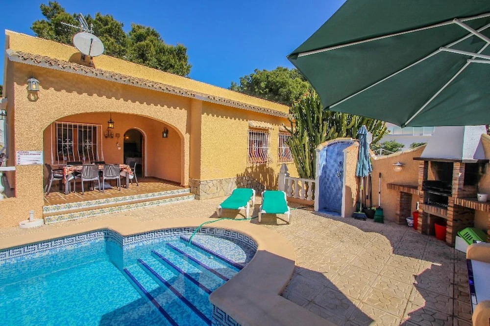 Sofia - holiday home with private swimming pool in Moraira