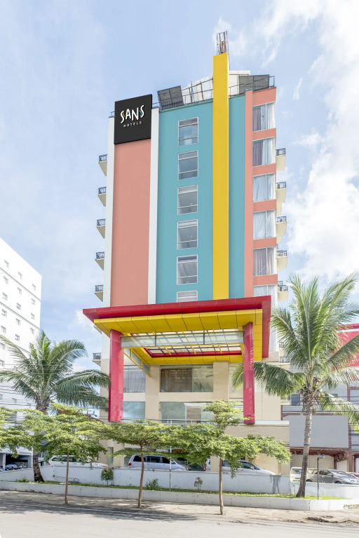 Sans Hotel Lynt Makassar